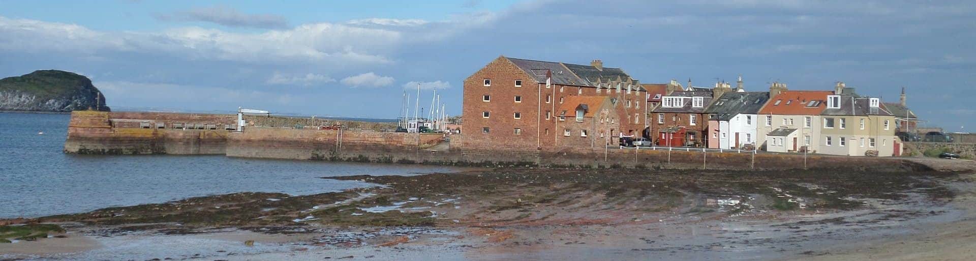 North Berwick Harbour from the North Beach, East Lothian, Scotland. Photo: Rosser1954